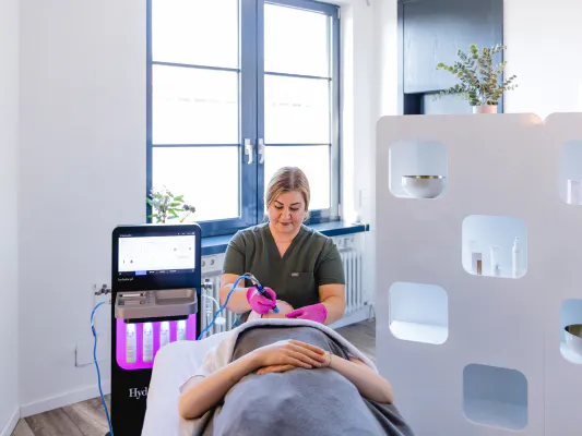 Hydrafacial Behandlung Nähe Stuttgart